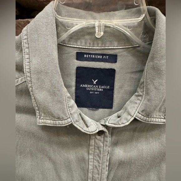 American Eagle Army Green Button Down - Picture 3 of 4